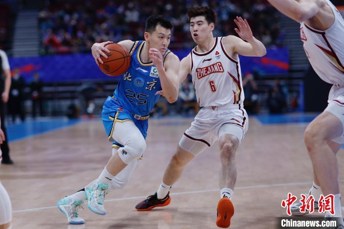 矛与盾的碰撞：浙江以速攻对决新疆铁血防守，