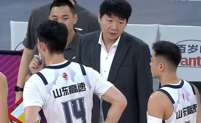 广东男篮伤病困扰引争议，宋涛力挺杜锋遭质疑