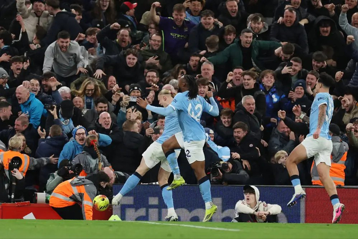 曼城逆转局势逼近三冠王 阿森纳争冠心态动摇