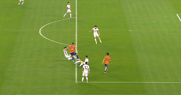 谢文能争议进球引争议 足协标准或成关键