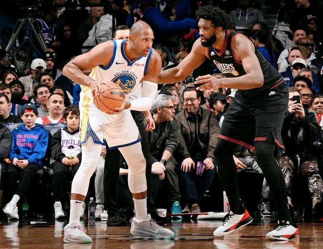 霍福德末节爆发砍14+3，关键三分助勇士逆转快船