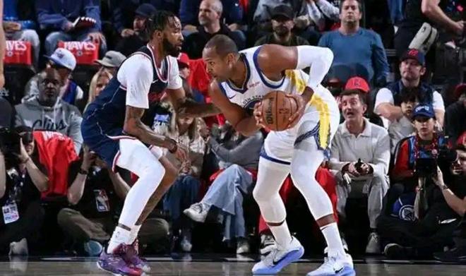 霍福德末节爆发砍14+3，关键三分助勇士逆转快船