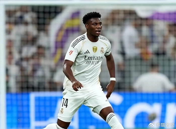 曼联夏窗瞄准皇马后腰楚阿梅尼 替代卡塞米罗成